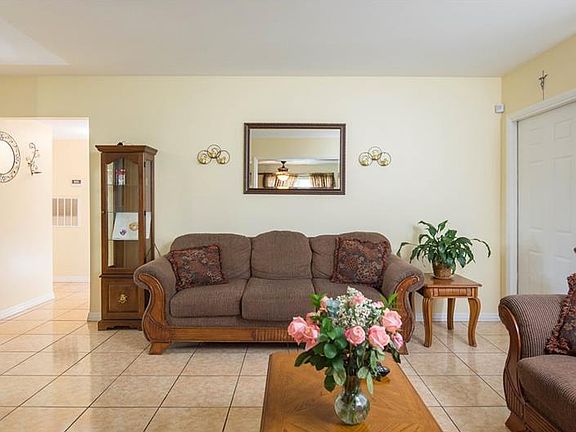 5th image of 3602 W Wallace Ave