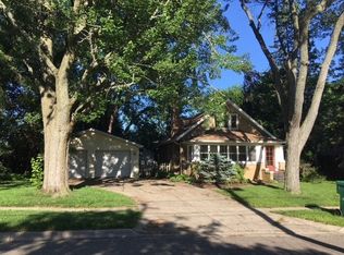 722 Robins Rd, Lansing, MI 48917