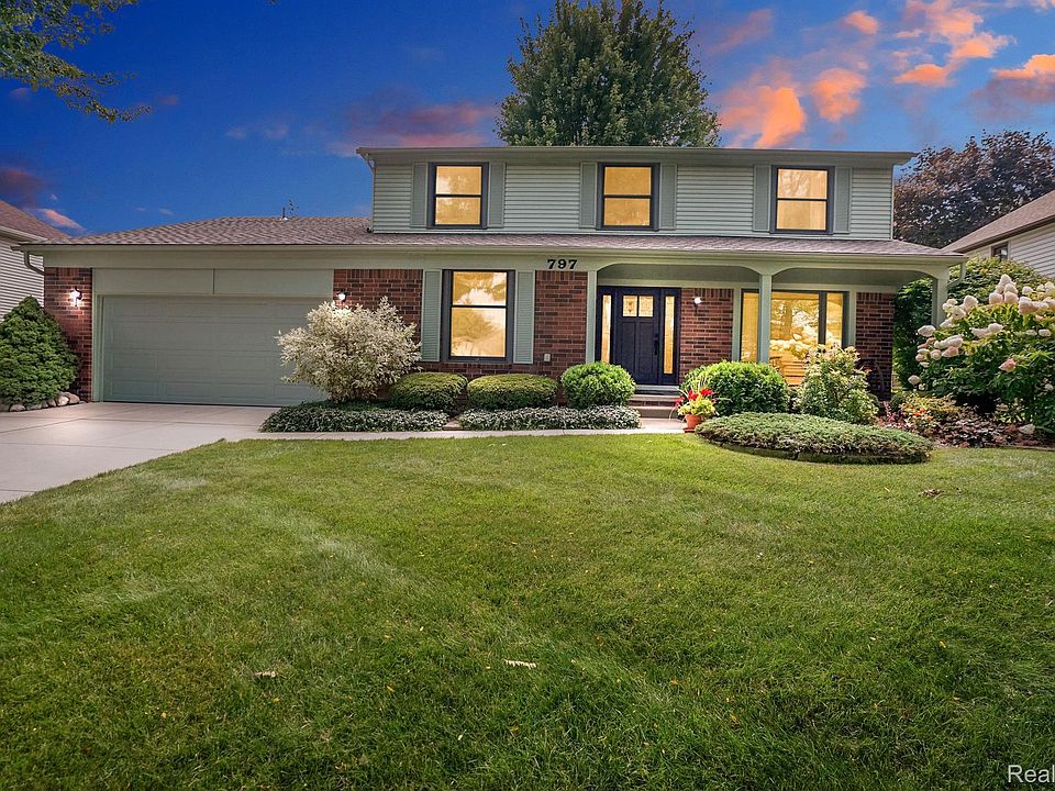 1st image of 797 Keaton Dr