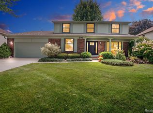797 Keaton Dr, Troy, MI 48098