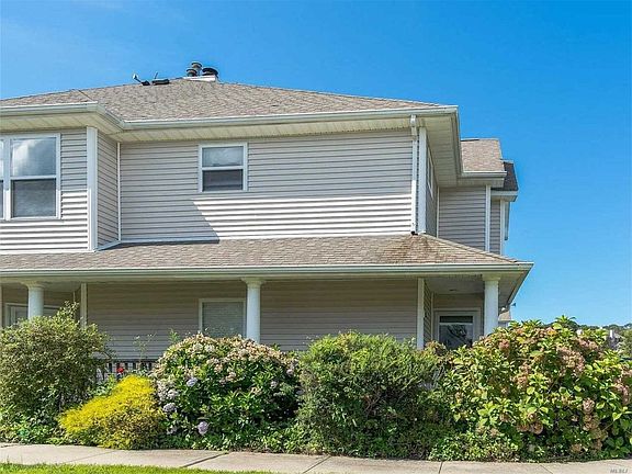 3rd image of 107 Willow Pond Dr