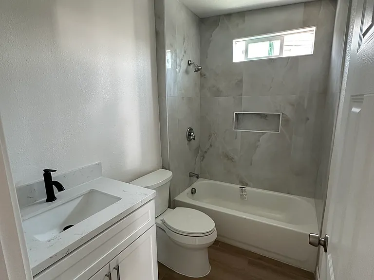 1220 W Shorb St #B — Photo 3