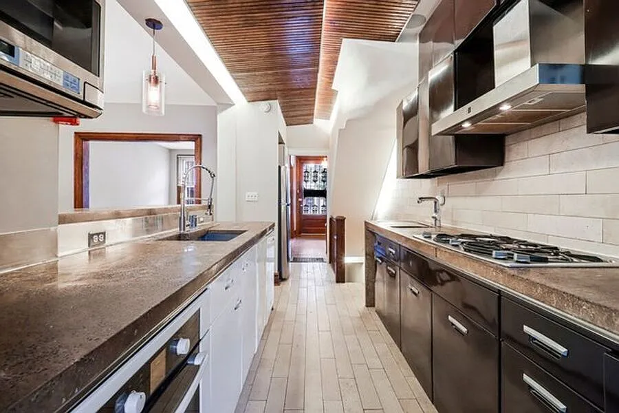 Classic Columbia Heights Rowhouse w/ Parking! — Photo 4
