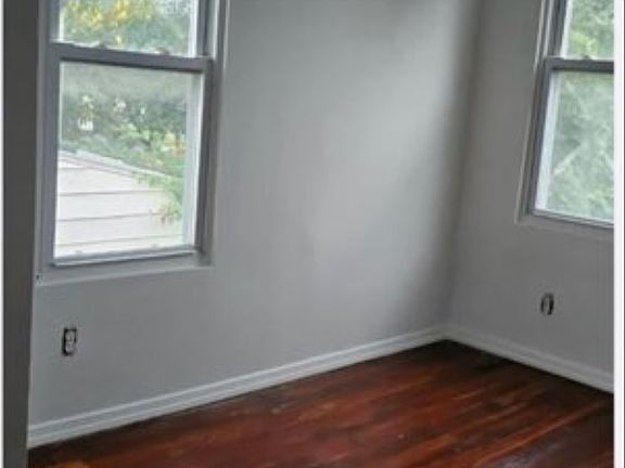 3rd image of 137 Harrison Ave #137