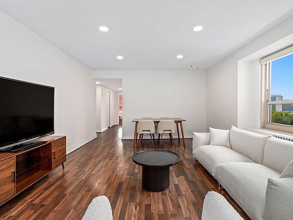 4th image of 3950 N Lake Shore Dr APT 819D