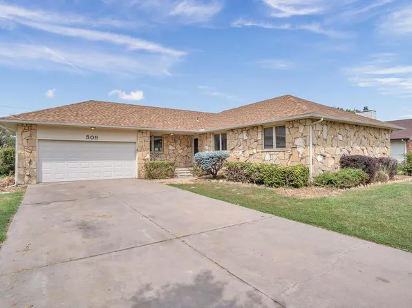509 Meadowlark Ln, Newton, KS 67114