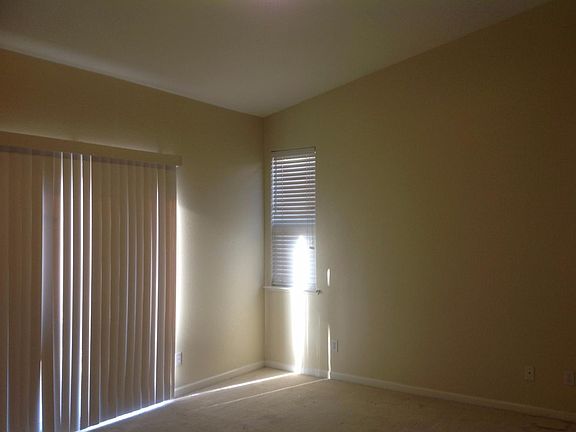5th image of 647 Winepress St