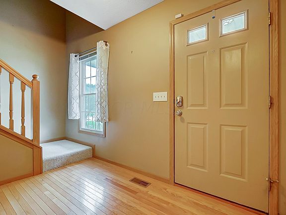 5th image of 780 Delong St