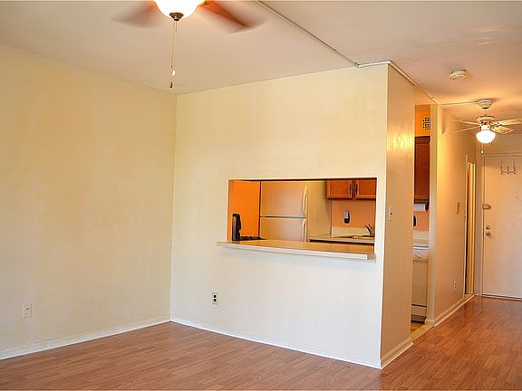 4th image of 2 Elmwood Park Dr APT 326