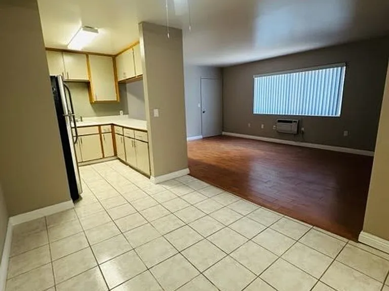 1618 Schrader Blvd — Photo 55