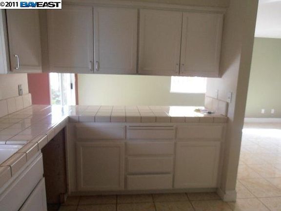 2nd image of 776 Horton Ct