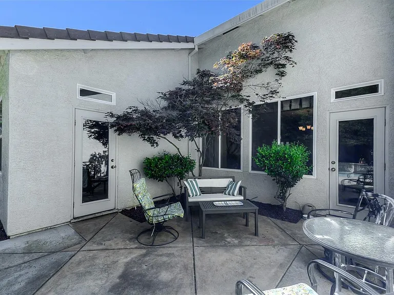 9509 Grasmeer Way — Photo 20
