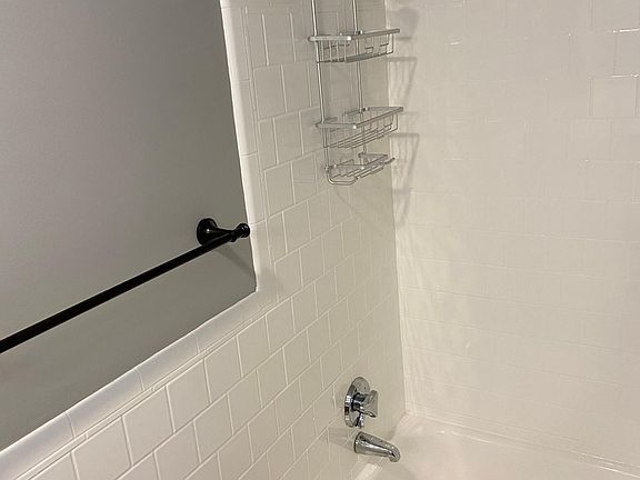 3rd image of 36 Warwick Rd Floor 1