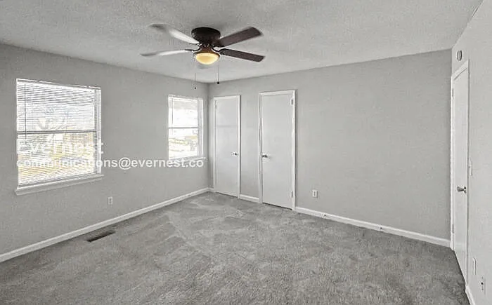 2463 Hampstead Dr — Photo 8