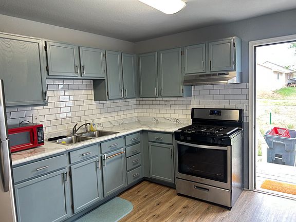 2nd image of 403 N Beech St #B