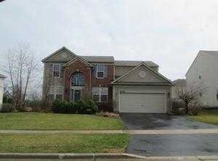 1555 McClellan Dr, Lindenhurst, IL 60046