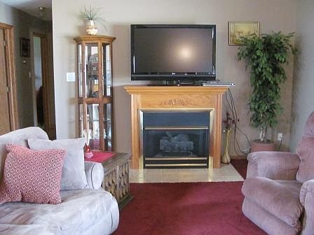 3rd image of 685 N Elizabeth Dr