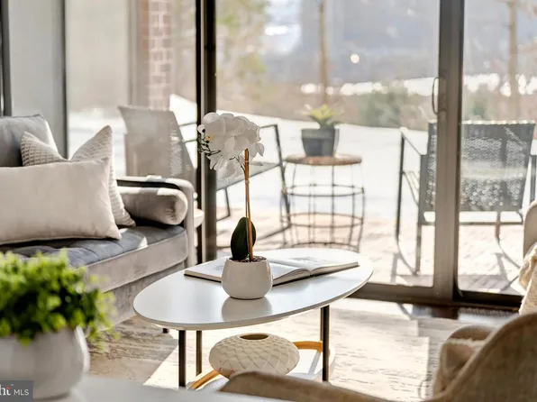 110 Roberts Ln APT 100, Alexandria, VA 22314