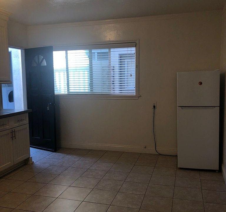2nd image of 126 39th St #3