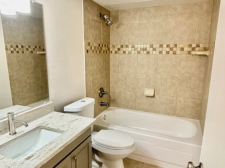809 Cielo Vista Dr — Photo 16