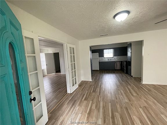 5th image of 508 Rose Marie Blvd