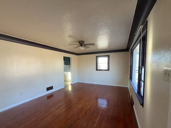 2nd image of 2111 Alexander St