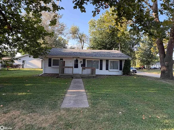 215 E Short St, Centerville, IA 52544