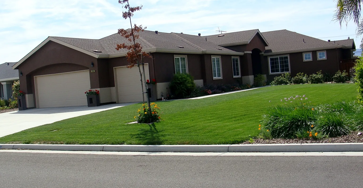 7942 W Zilli Dr photo 1