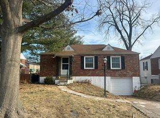 3635 Park Lawn Dr, Saint Louis, MO 63125