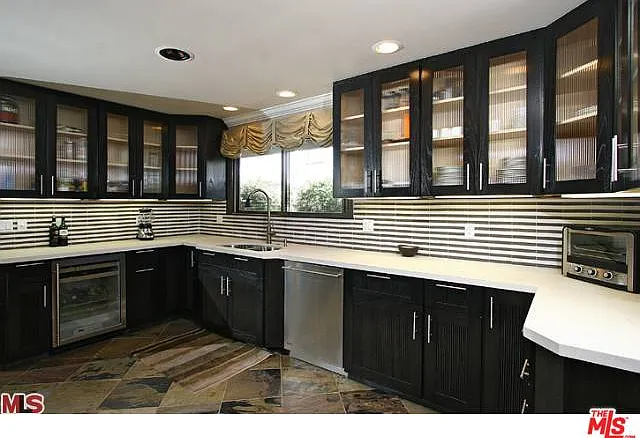 2001 Coldwater Canyon Dr — Photo 5