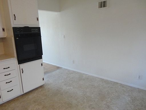 5th image of 4428 Rosebud Ln