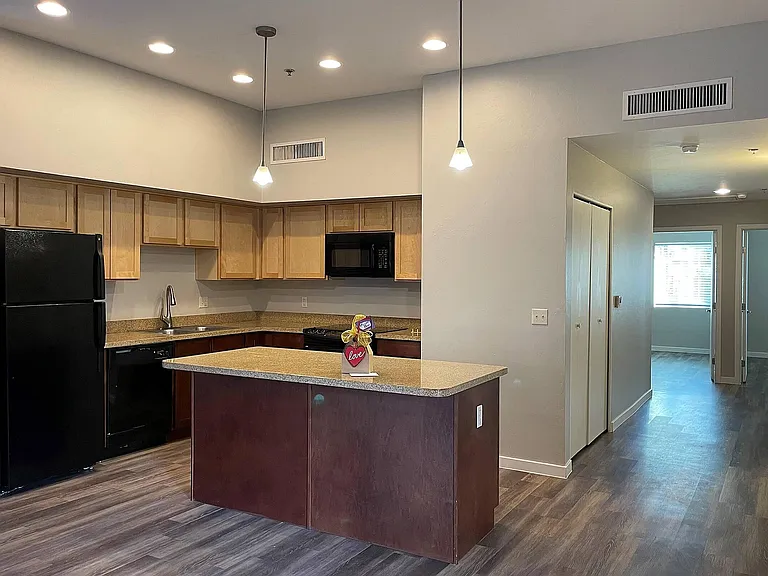 3 Bed 3 Bath
