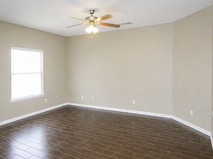 5th image of 912 Coastal Dr
