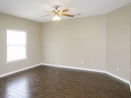 912 Coastal Dr — Photo 5