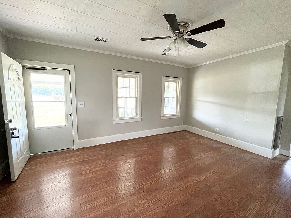 1st image of 784 Sandy Hook Rd