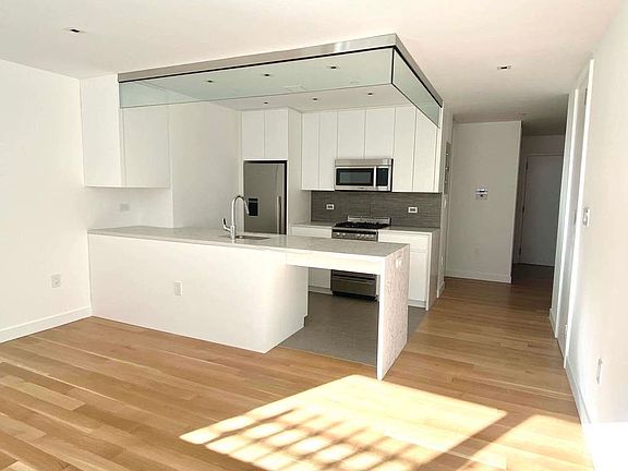3rd image of 341 W 11th St APT 1a