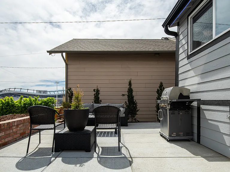 2036 Eliot St — Photo 31