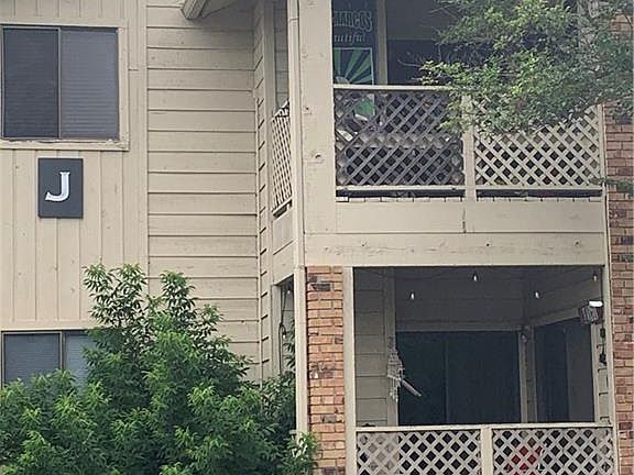 4th image of 421 W San Antonio St