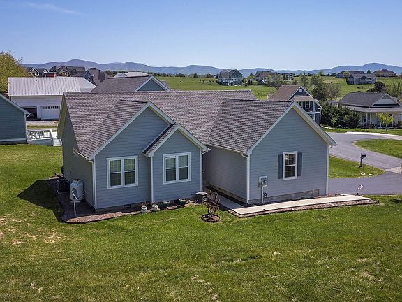 3rd image of 316 Lilly Bell Dr