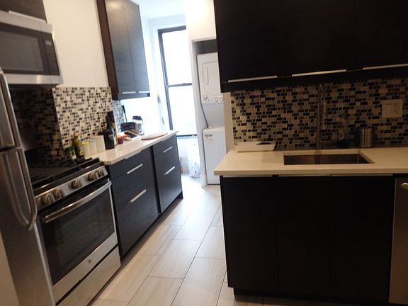 4th image of 502 W 47th St APT 2E