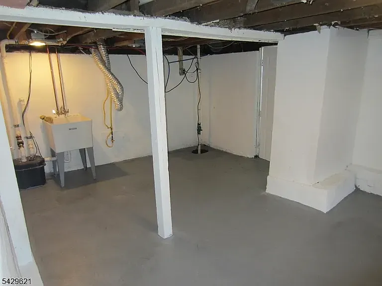 279 Oregon St — Photo 14