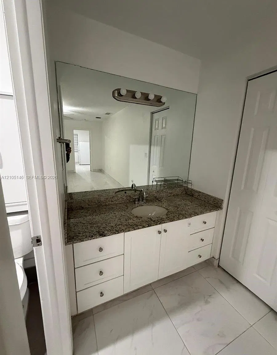 1 bed, 1.0 bath, $1,800 — Photo 3