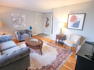 105 N Willow St APT 3, Liverpool, NY 13088