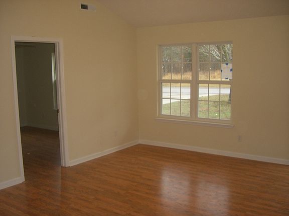 3rd image of 213 Hermitage Dr