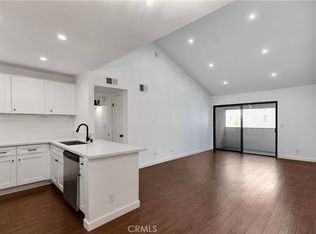 8801 Independence Ave APT 25, Canoga Park, CA 91304