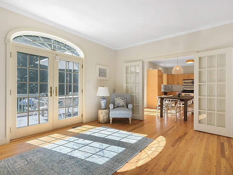 White Oak Ln — Photo 6