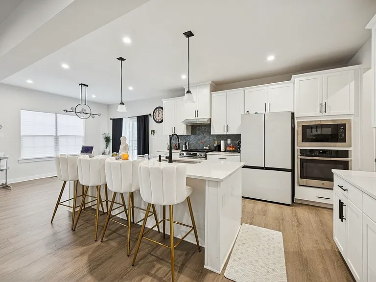 243 Chastain Dr — Photo 19