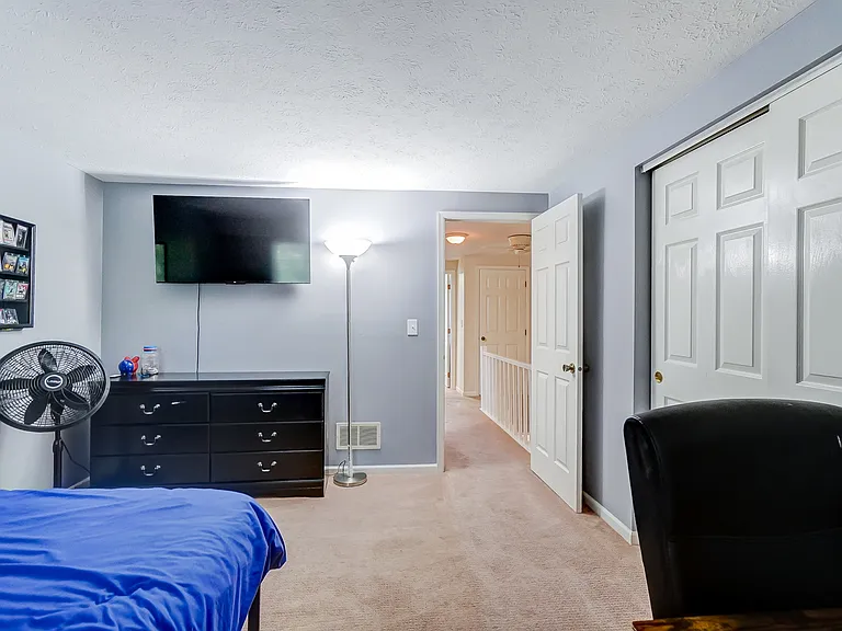 8064 Hetz Dr — Photo 34