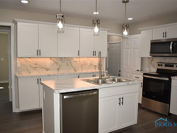 5th image of 4414 Eastway St