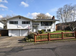 13290 SW Ash Dr, Tigard, OR 97223